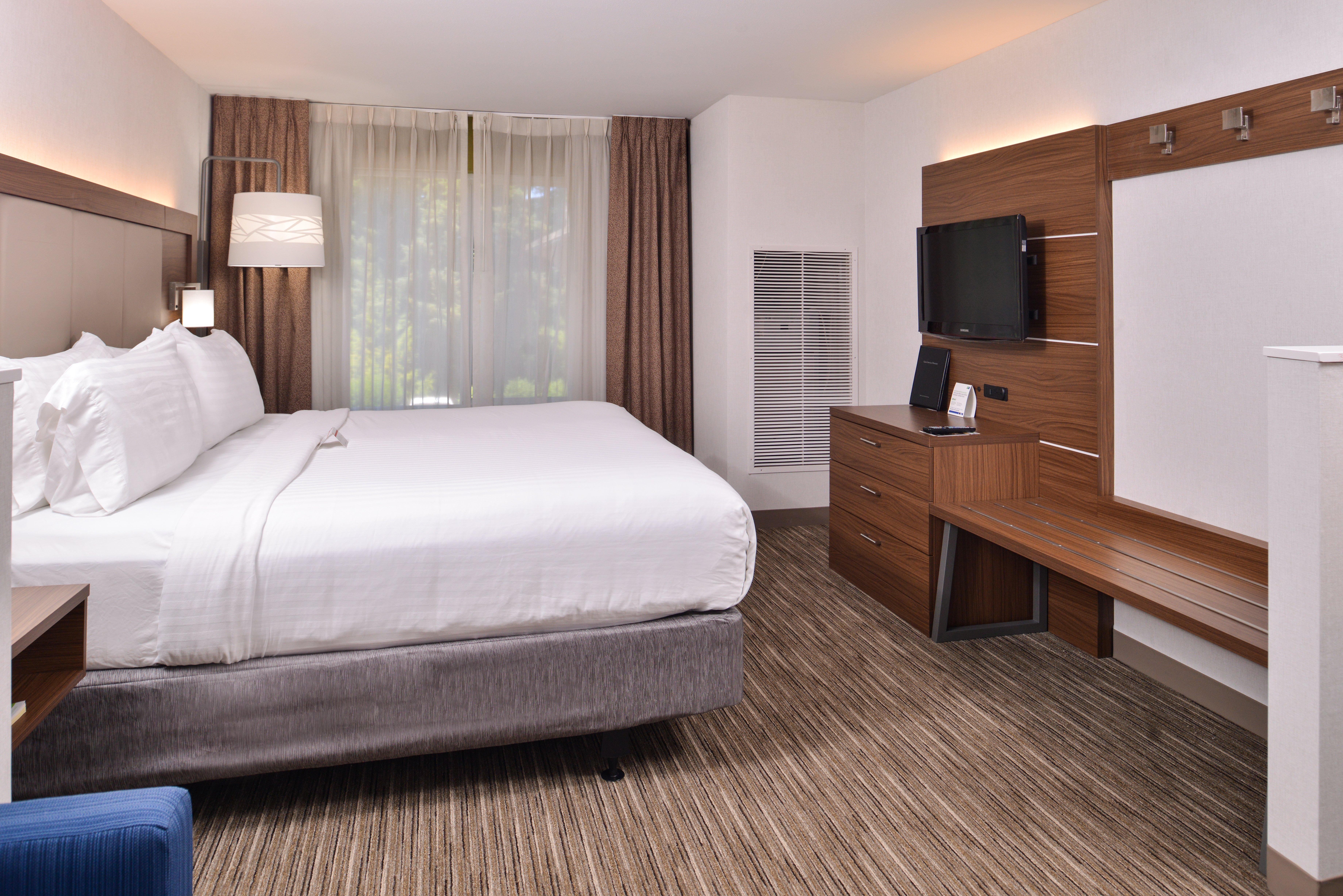 Holiday Inn Express & Suites Lacey - Olympia By Ihg Exterior photo
