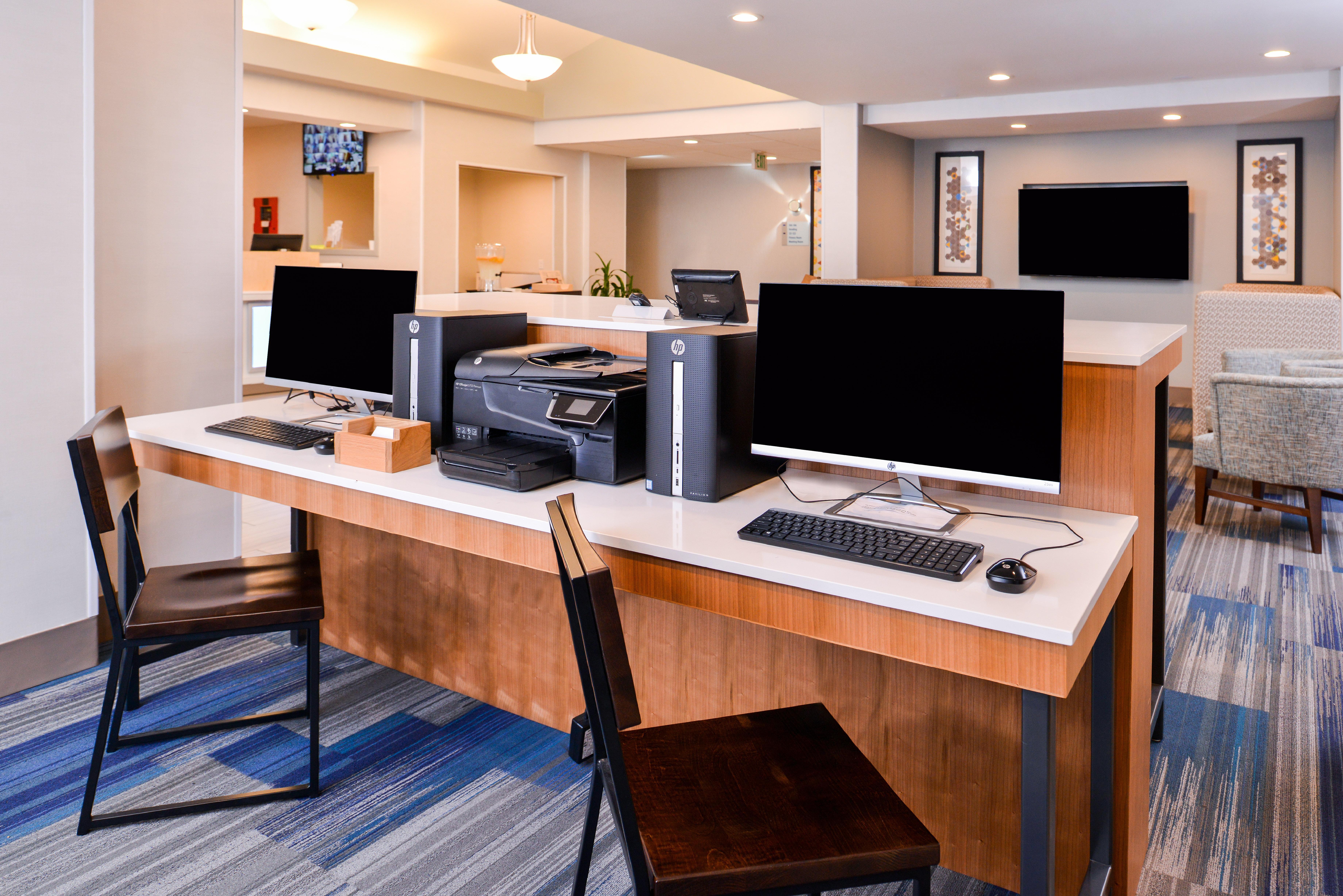 Holiday Inn Express & Suites Lacey - Olympia By Ihg Exterior photo