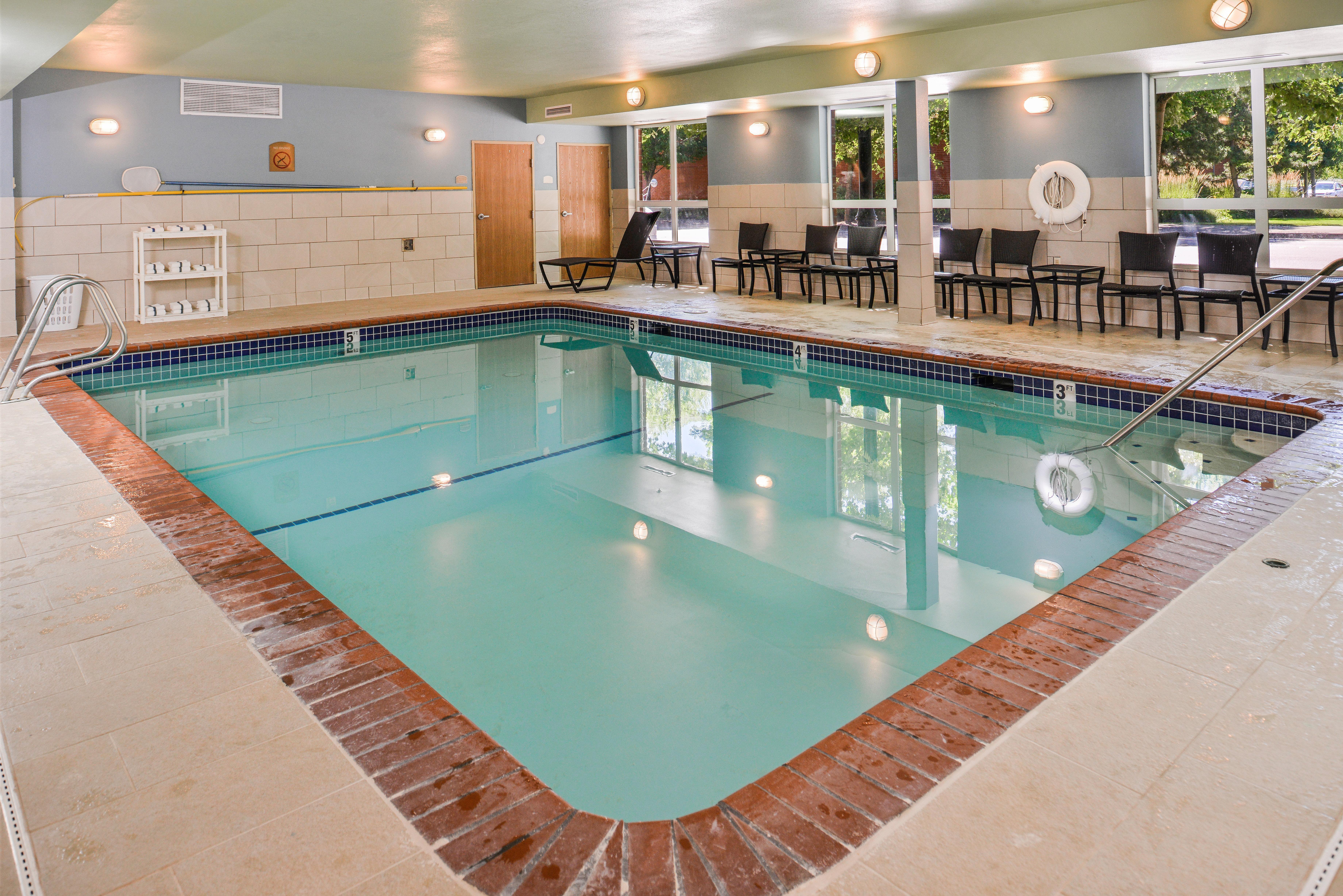 Holiday Inn Express & Suites Lacey - Olympia By Ihg Exterior photo