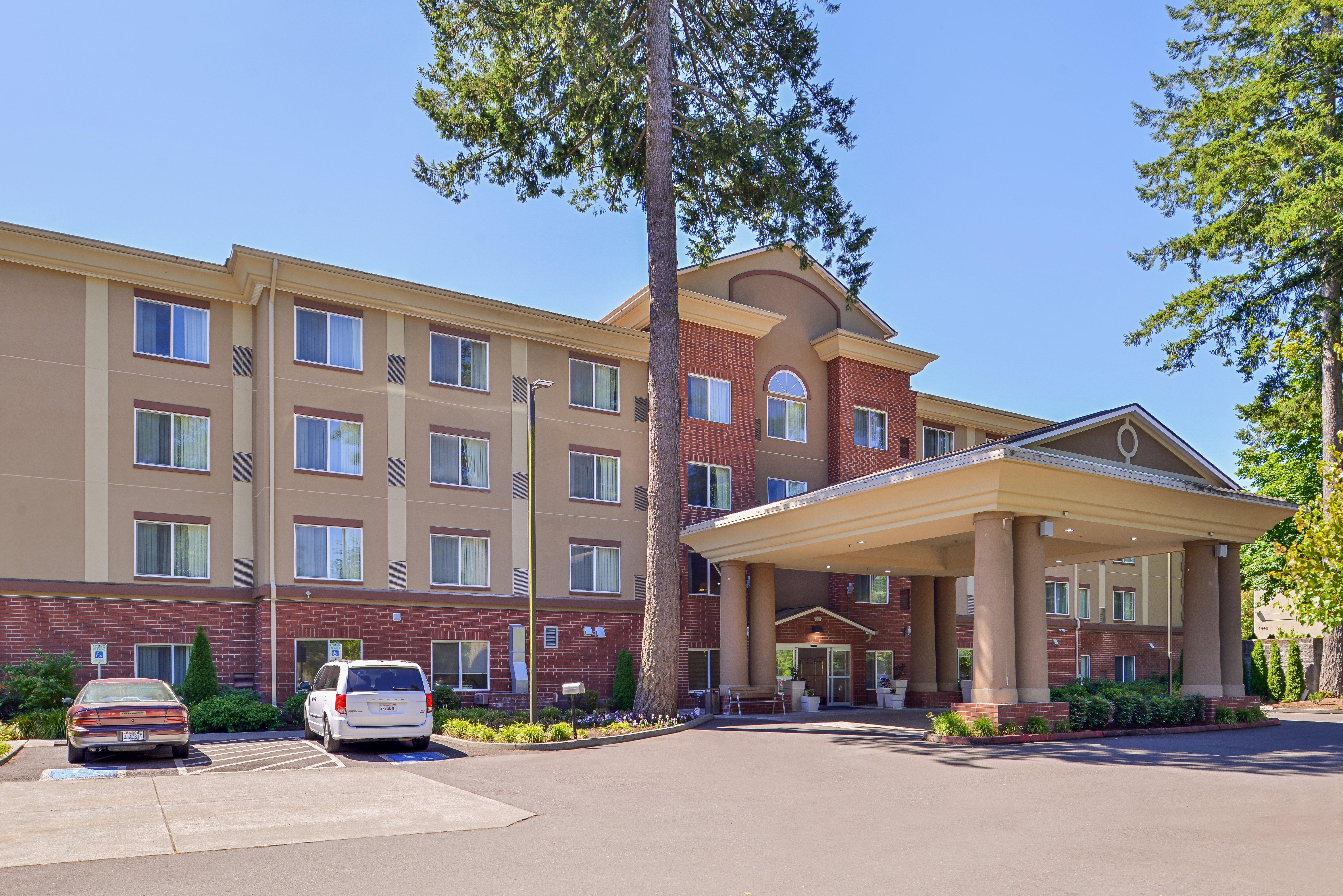 Holiday Inn Express & Suites Lacey - Olympia By Ihg Exterior photo