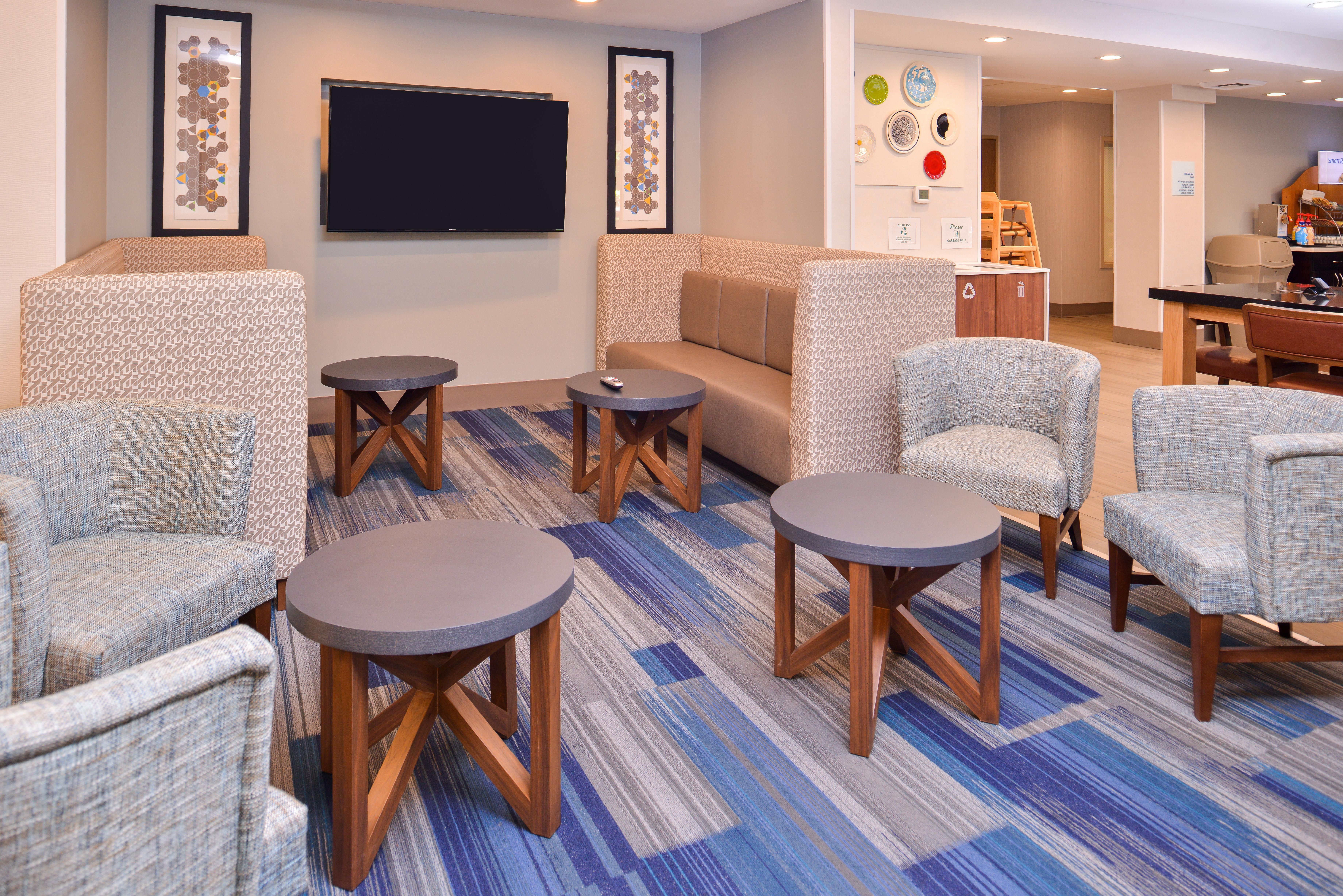 Holiday Inn Express & Suites Lacey - Olympia By Ihg Exterior photo