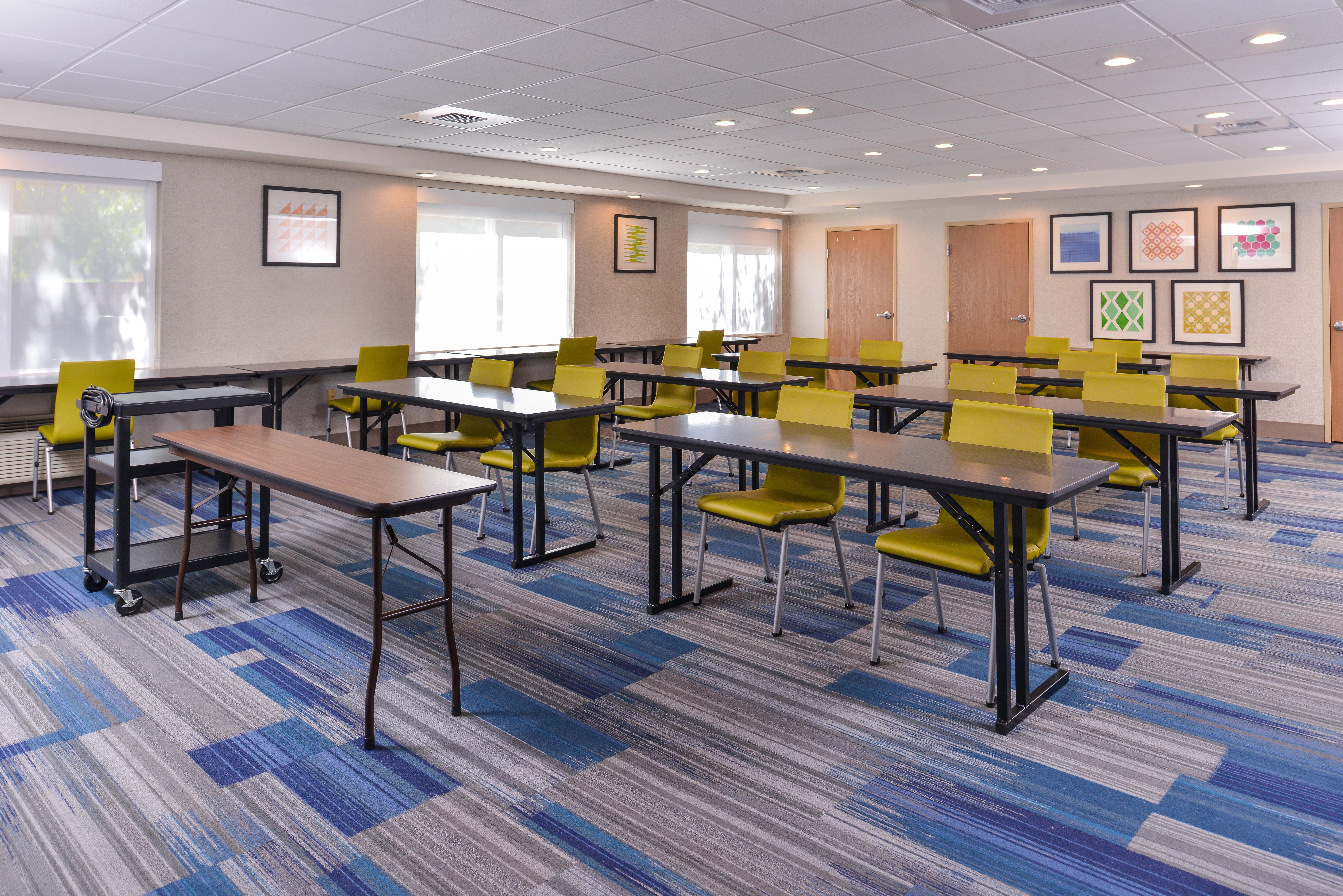 Holiday Inn Express & Suites Lacey - Olympia By Ihg Exterior photo