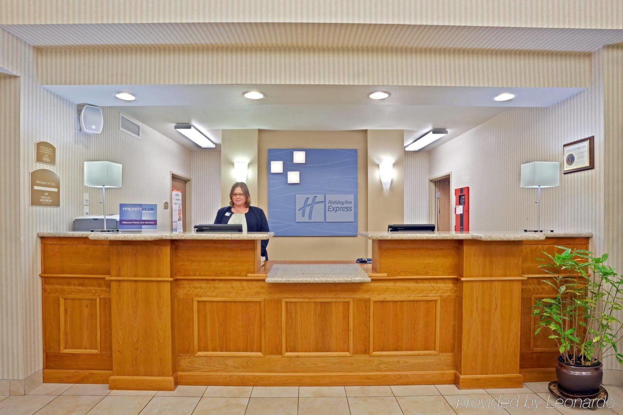 Holiday Inn Express & Suites Lacey - Olympia By Ihg Exterior photo