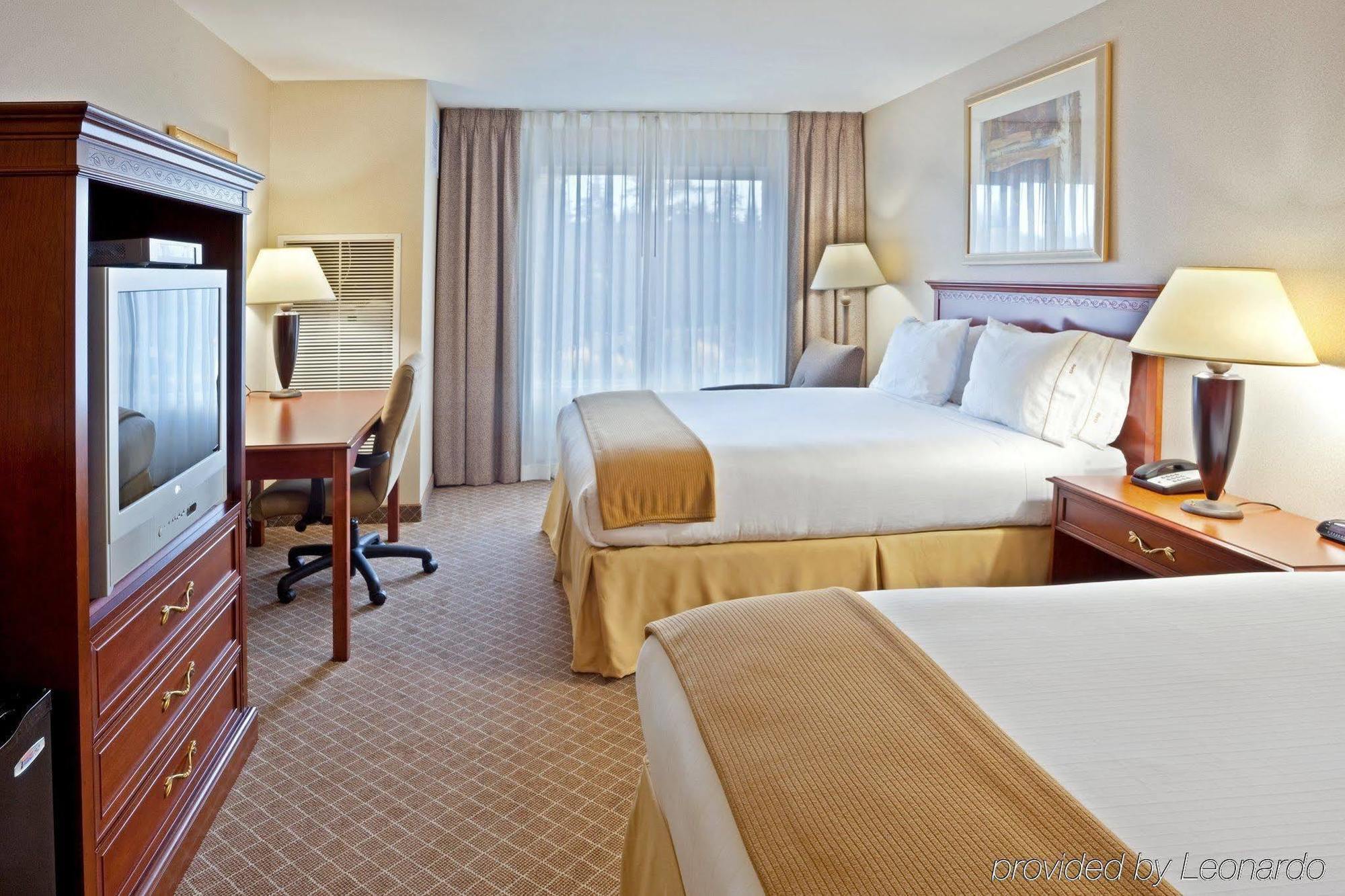 Holiday Inn Express & Suites Lacey - Olympia By Ihg Room photo