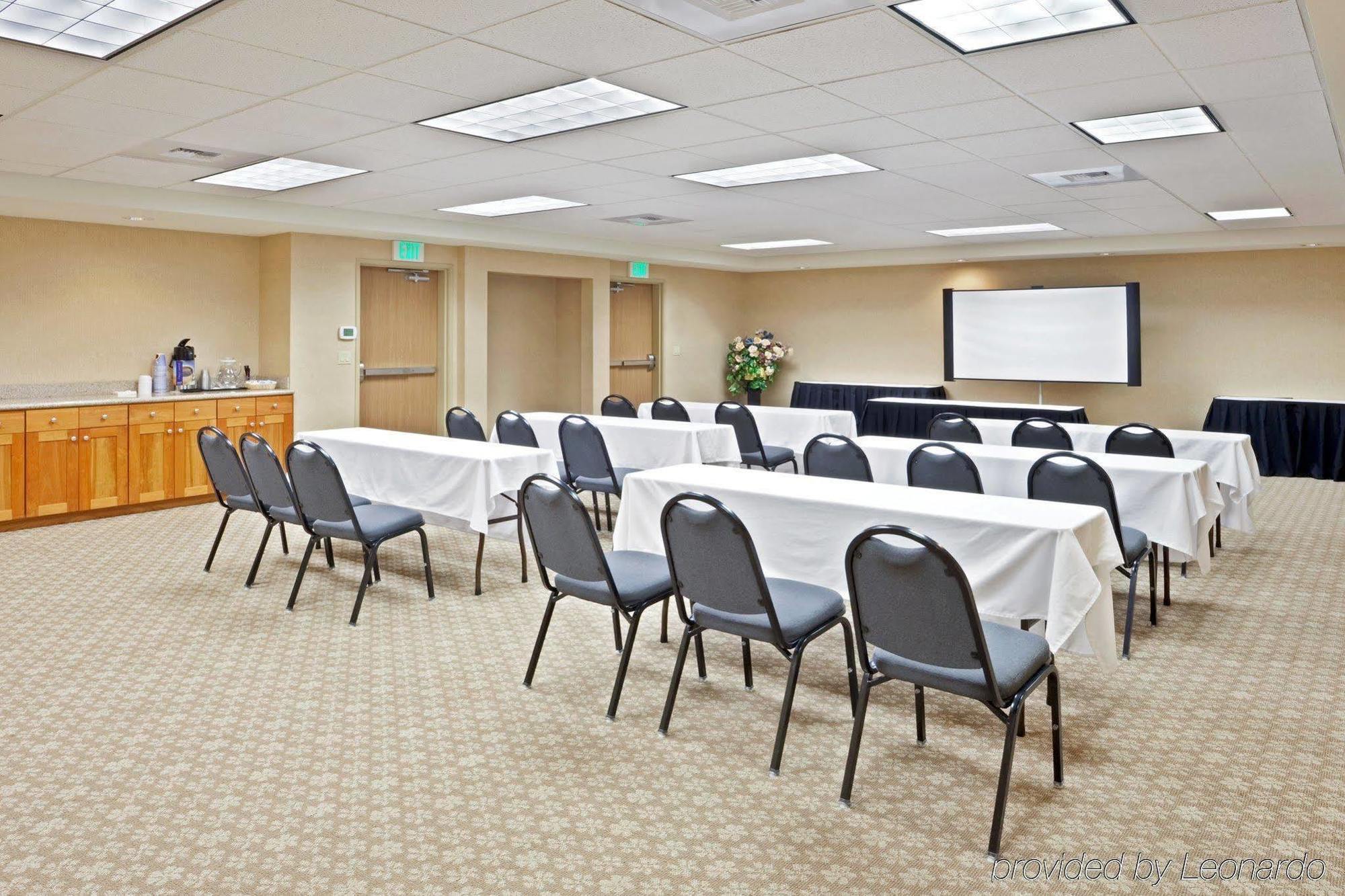 Holiday Inn Express & Suites Lacey - Olympia By Ihg Exterior photo