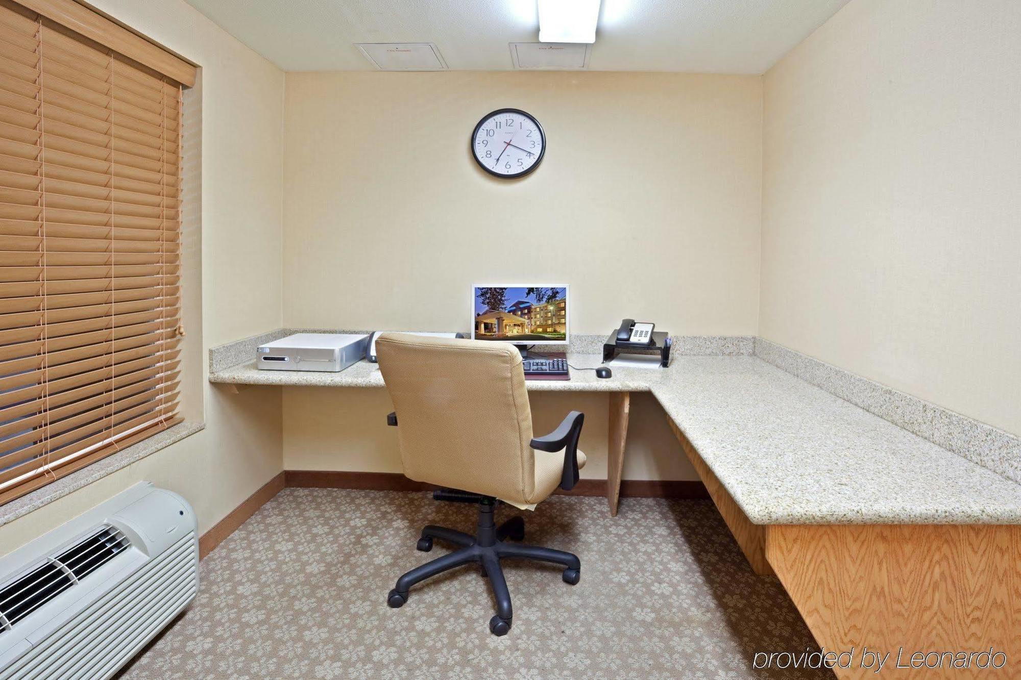 Holiday Inn Express & Suites Lacey - Olympia By Ihg Exterior photo