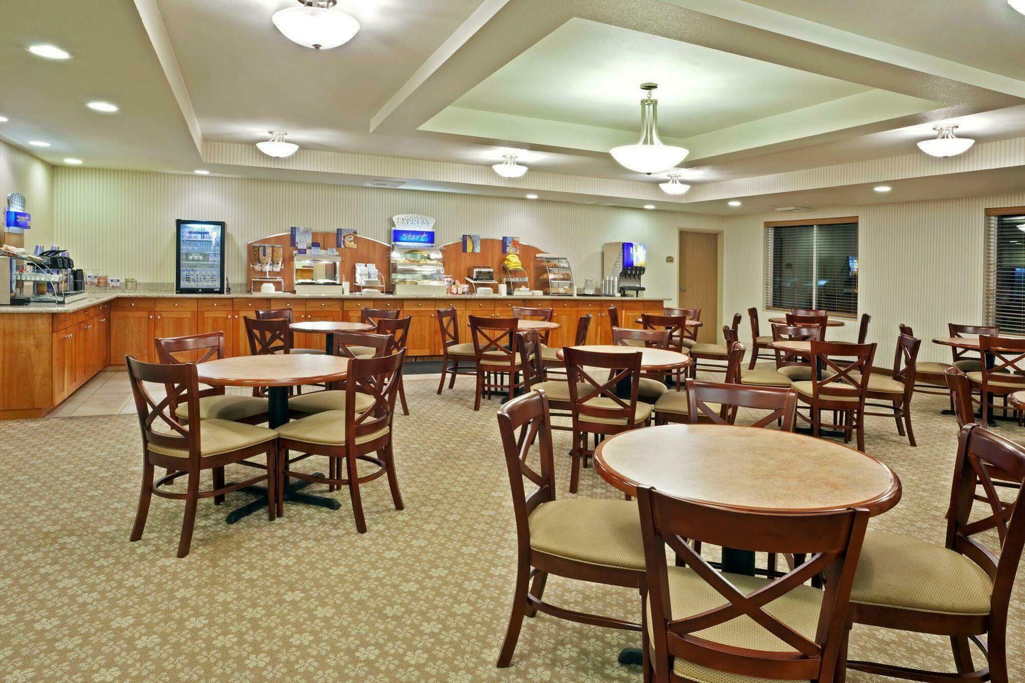 Holiday Inn Express & Suites Lacey - Olympia By Ihg Exterior photo